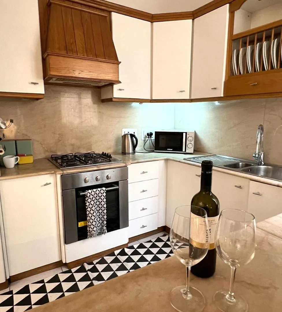 Pensjonat Top Location Sliema Stylish Rooms